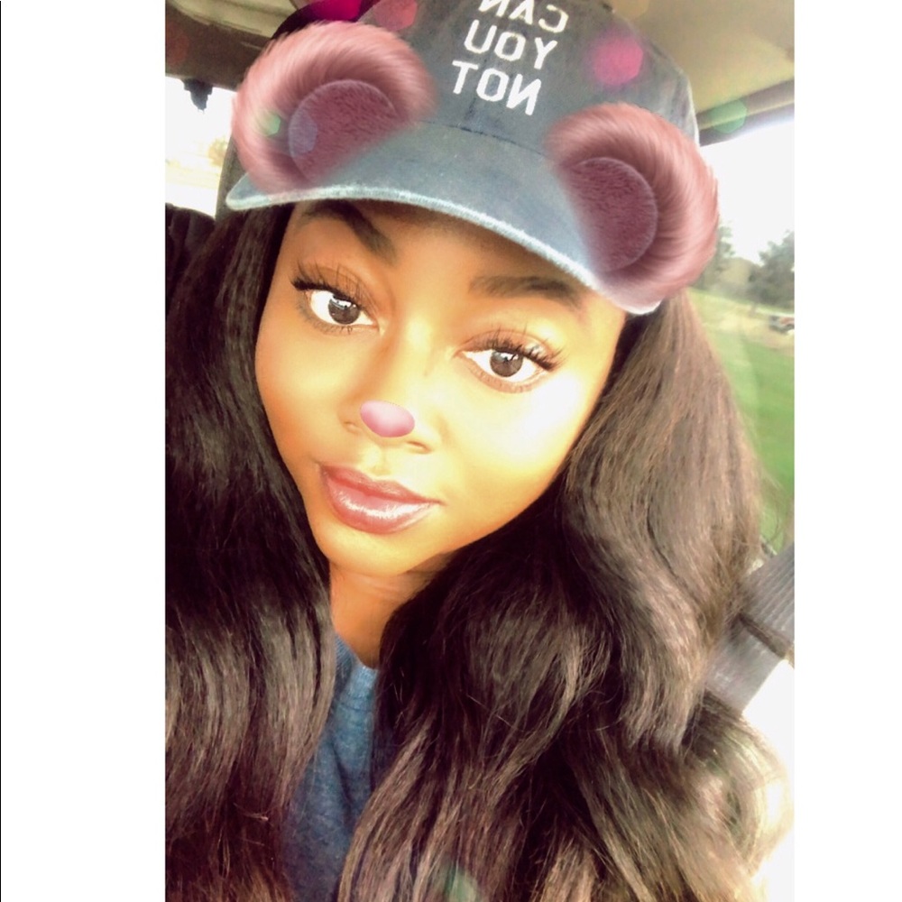 Meet your Posher, Alicia